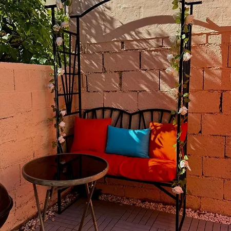 Blue House Apartment *