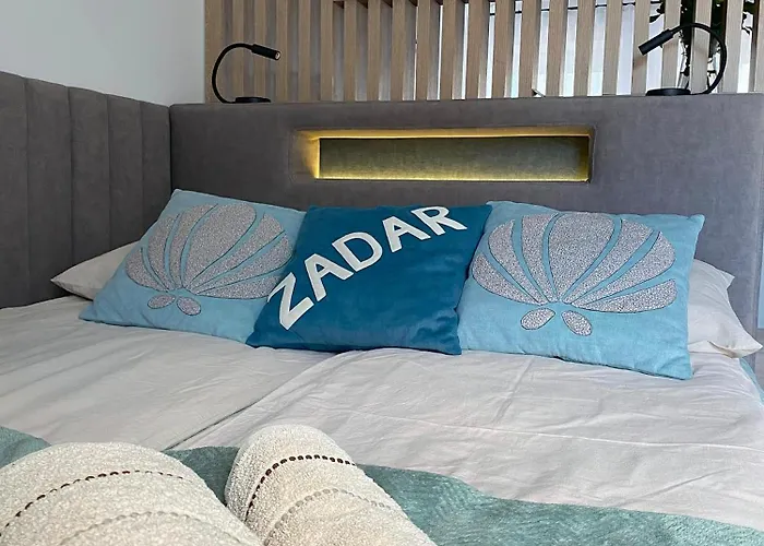 Blue House זאדאר